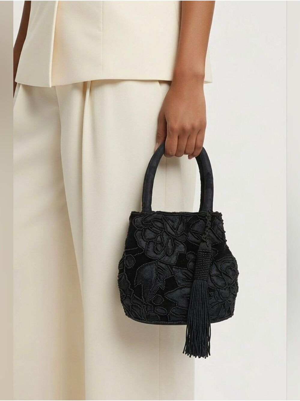 Vintage JEANNE LOTTIE Elegant Black Beaded Floral Tassel Top-Handle Bag